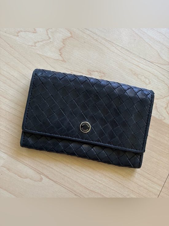 Bottega Veneta Handbags - Bottega Veneta Vintage Black Intrecciato Leather Snap Wallet